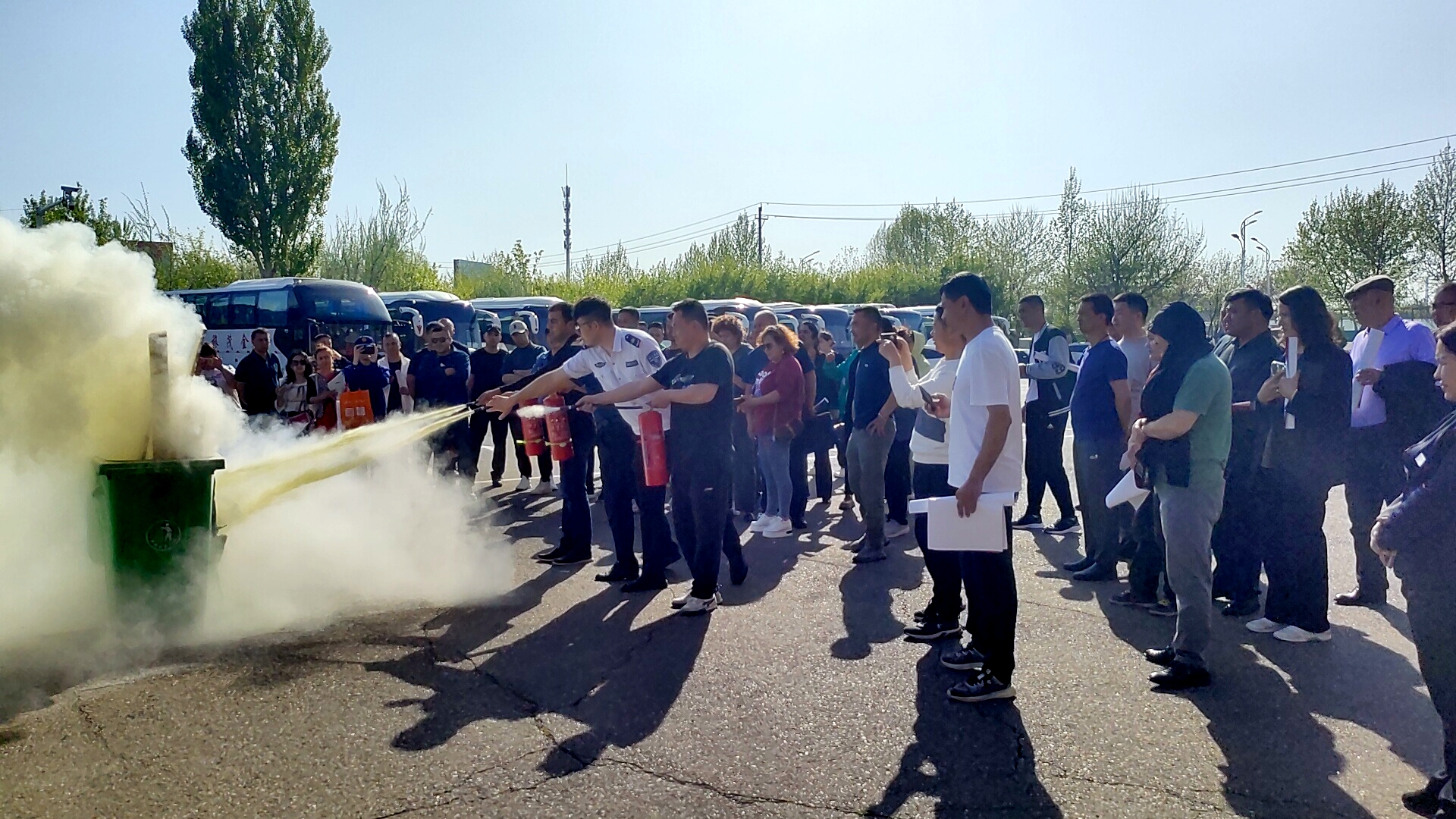 政安消防協(xié)助伊犁州消防救援支隊(duì)開(kāi)展“大風(fēng)天消防知識(shí)送教活動(dòng)” 政安消防協(xié)助伊犁州消防救援支隊(duì)開(kāi)展“大風(fēng)天消防知識(shí)送教活動(dòng)”