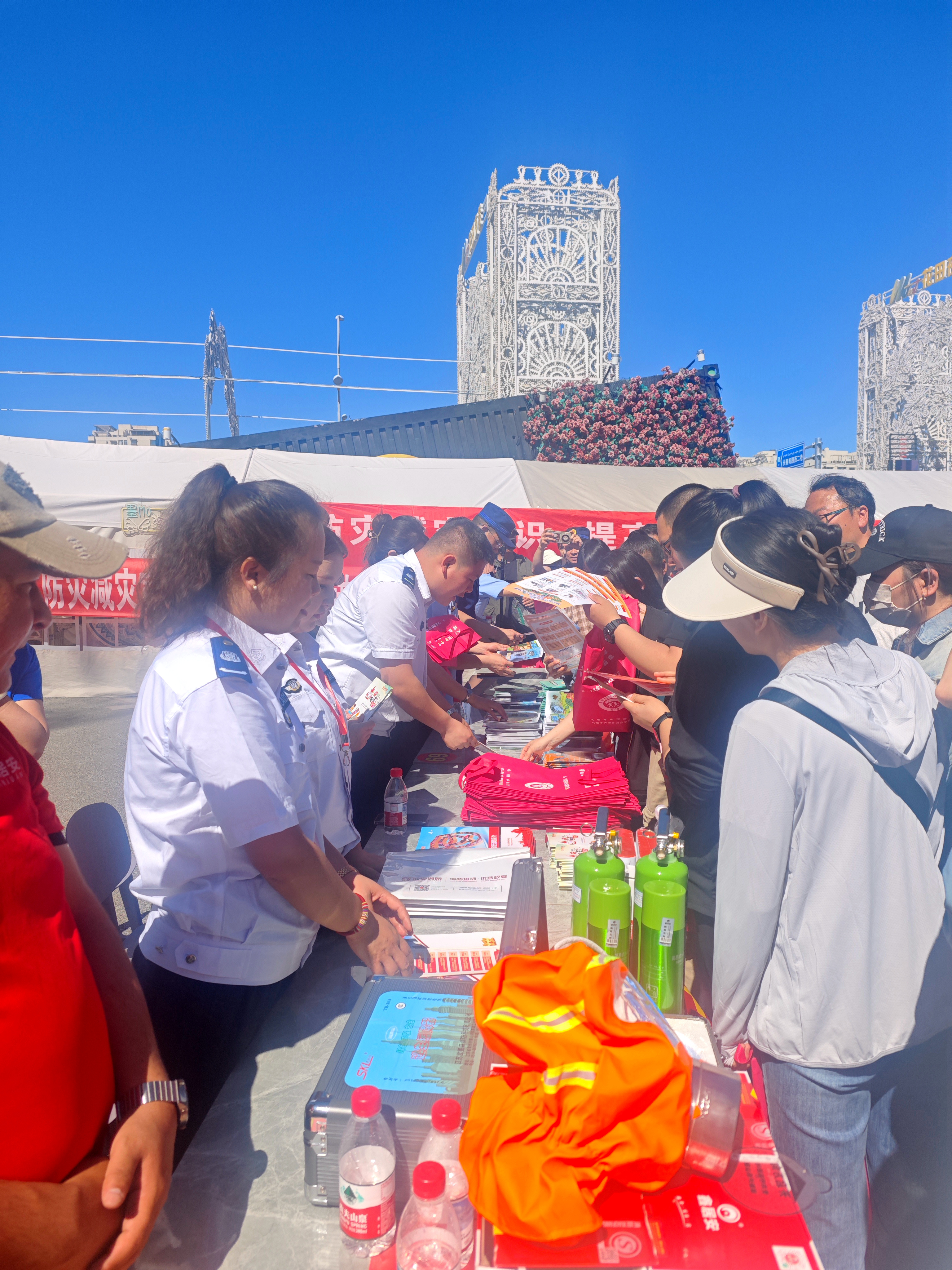 人人講安全、個(gè)個(gè)會(huì)應(yīng)急丨政安消防“2025年防災(zāi)減災(zāi)宣傳活動(dòng)”精彩瞬間